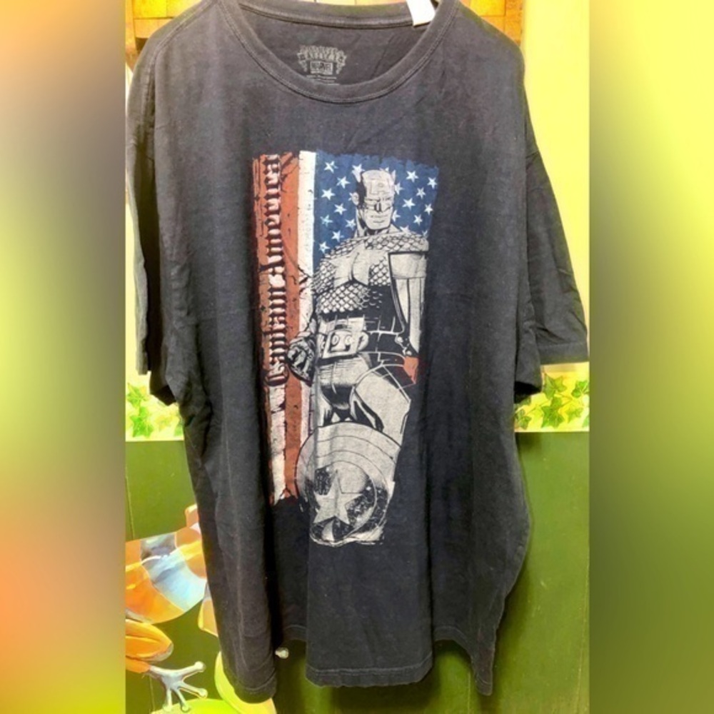 🥶 Marvel Extreme Navy Blue Captain America Flag T-shirt